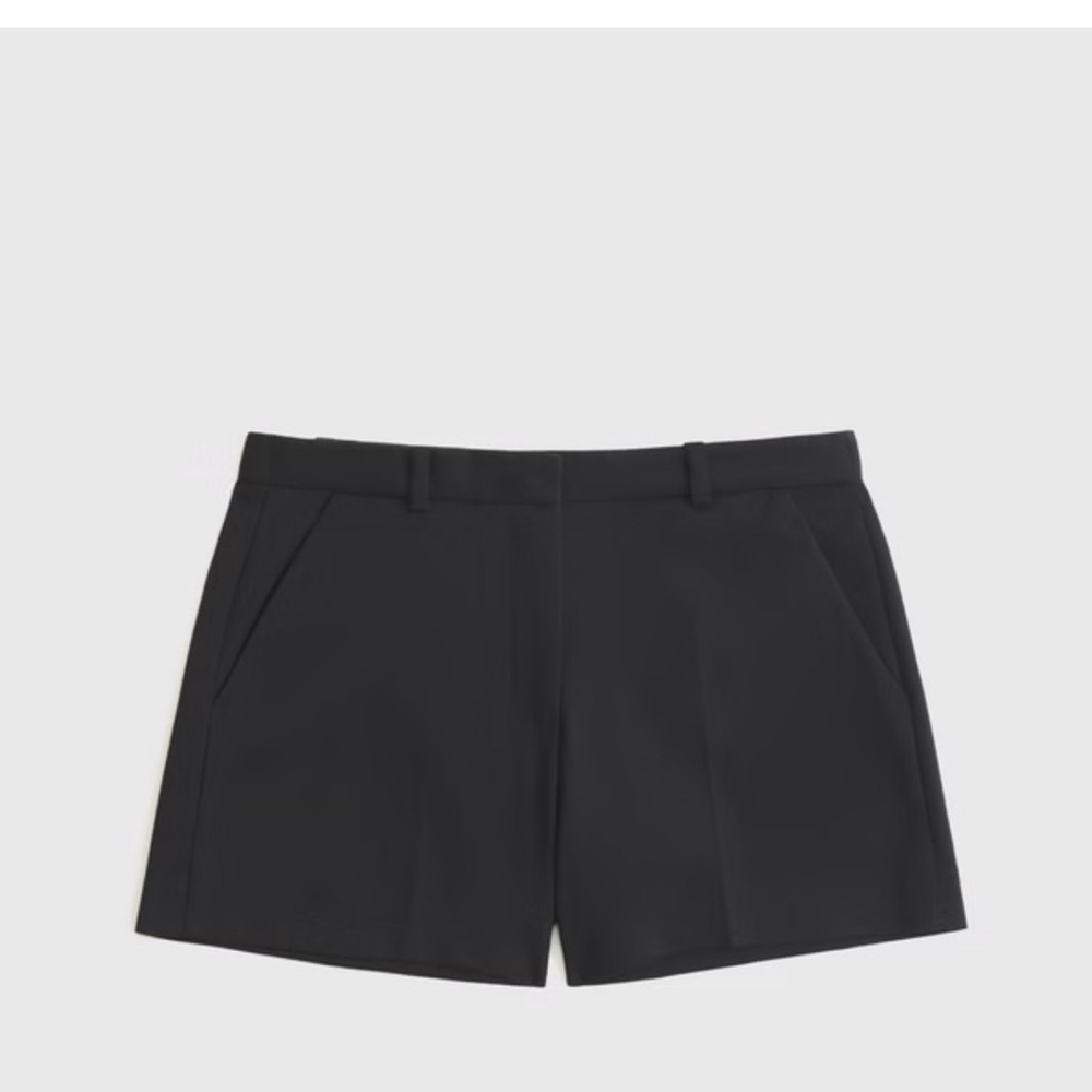 Abercrombie Curve Love Mid Rise Tailored Short SIZE 30 - Black